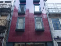 Almada Wine House Hotels near Cardosas Square