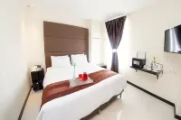The One Hotel Makassar Hotels in Bezirk Makassar