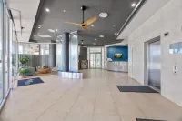 Aqua Vista Resort - Airport Shuttle