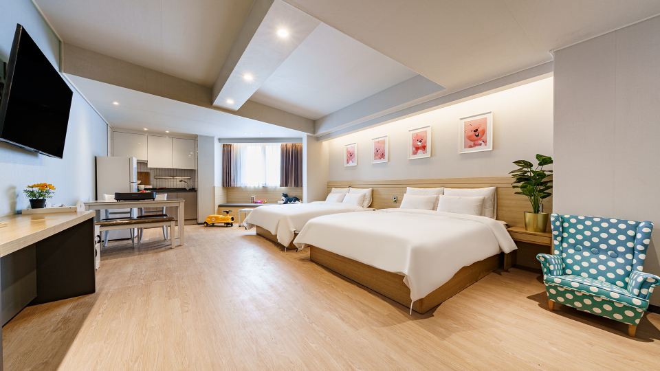 Sacheon Samcheonpohang Brown Dot