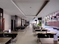 Amaris Hotel Pratama Nusa Dua Hotels near BTDC
