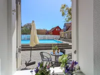 "Thyrne" - 500m from the Sea - Pools