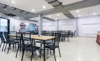 Hotel Virasat Mandav