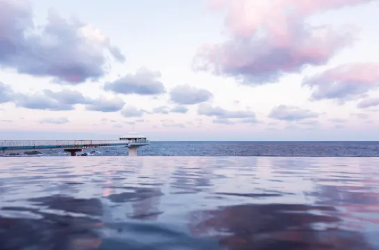 白浜奇特萊斯希莫爾公寓