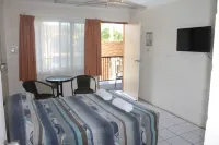 Oasis Inn Apartments Hotels in Manunda