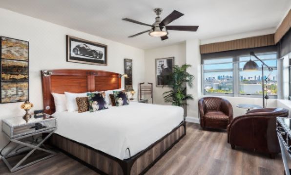 5. 내셔널 호텔 안..