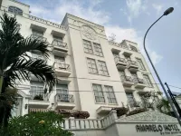 Amarelo Hotel Solo Hotel dekat Masjid Raya Sheikh Zayed Solo Surakarta