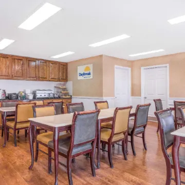 Days Inn by Wyndham Americus