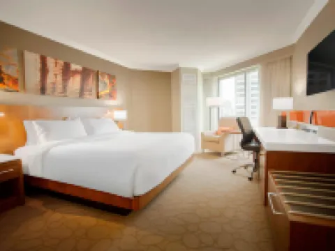 Delta Hotels London Armouries Hotels in der Nähe von Banting House National Historic Site