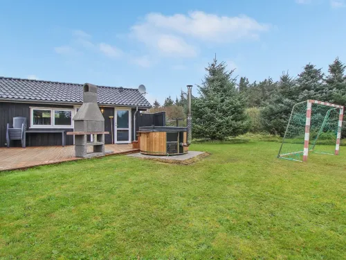 "Faye" - 600m from the Sea