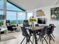 "Reinke" - 200m from the Sea