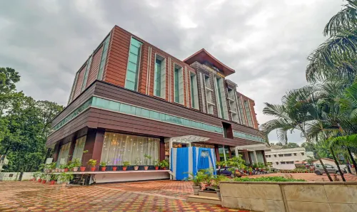 Treebo Premium Pearl Avenue Banquets and Lawn - ที่มีสปา