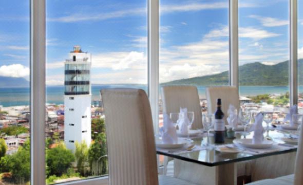 Sintesa Peninsula Hotel