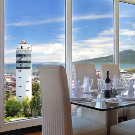 Sintesa Peninsula Hotel