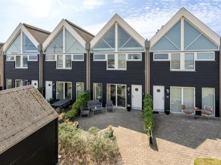 "Lucjan" - 50m from the Sea Отели в г. Assens