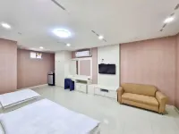 Crystal Place Buayai Hotel a Bua Yai