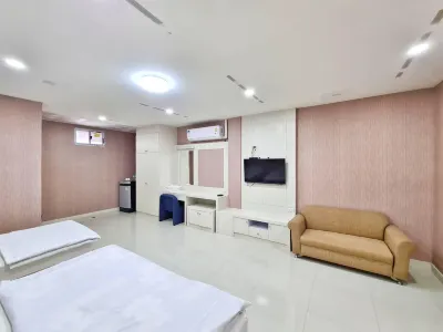 Crystal Place Buayai