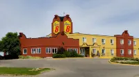 Super 8 by Wyndham Swift Current Hotels near Swift Current