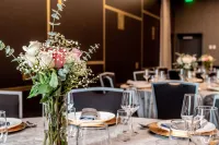 The Rose Hotel Chicago O’Hare, Tapestry Collection by Hilton - 朝食
