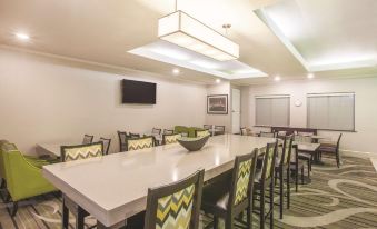 La Quinta Inn & Suites by Wyndham Kyle - Austin South