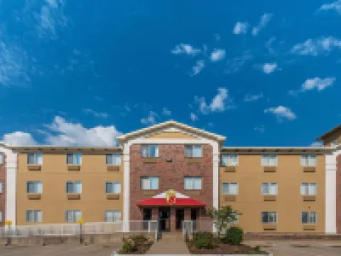 Super 8 by Wyndham Denton Hotels in Denton