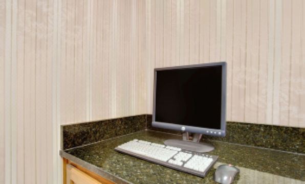 Days Inn by Wyndham Newport News City Center Oyster Point