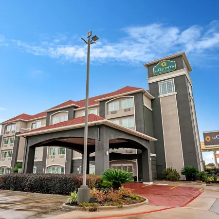 La Quinta Inn & Suites by Wyndham Houston - Magnolia