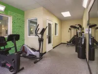 La Quinta Inn & Suites by Wyndham Bowling Green - ジム