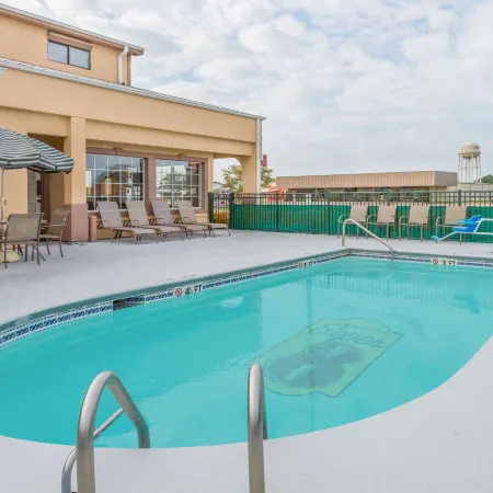 Super 8 by Wyndham Santee
