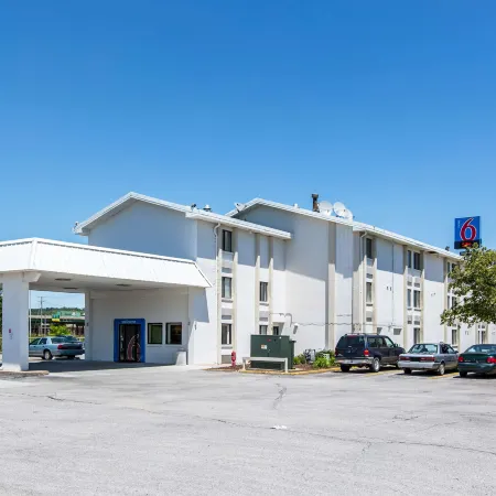Motel 6 Council Bluffs, IA - Omaha East