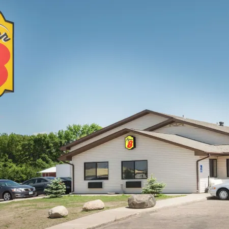 Super 8 by Wyndham Jamestown