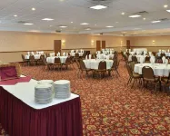 Quality Inn & Suites Fort Madison Near Hwy 61 - breakfast