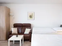 Flora (B306) - balcony