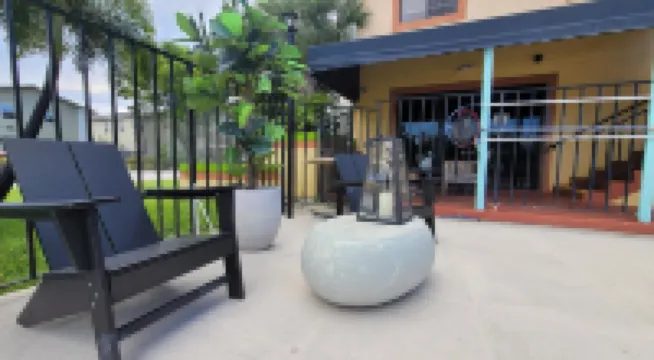 Sunny Palms Inn
