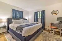 Pocono Summit Getaway with Game Room Walk to Lake! - spa
