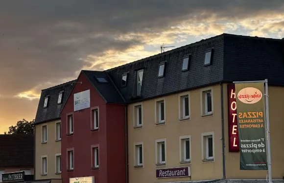 布里特酒店 La Ferté sous Jouarre