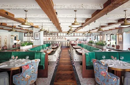 Graduate by Hilton Cambridge Отели рядом с достопримечательностью «Университет Кембридж Джадж Бизнес Скул»