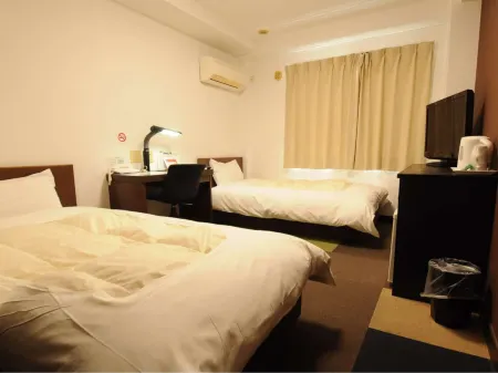 First Hotel Taketoyo Отели рядом со станцией JR Handa station