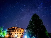 Hotel Hakuba Berghaus Hotel dekat JR Hakuba-oike station