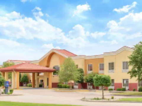 Baymont by Wyndham Marion Hotels in Marion