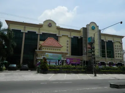 Larisae Setia Kawan Hotel Hotels in Banjarsari