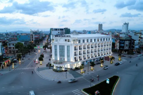 Mong Cai Palace Hotel