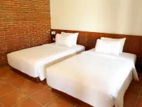 Rumah Bata Guest House Hotels in Licin