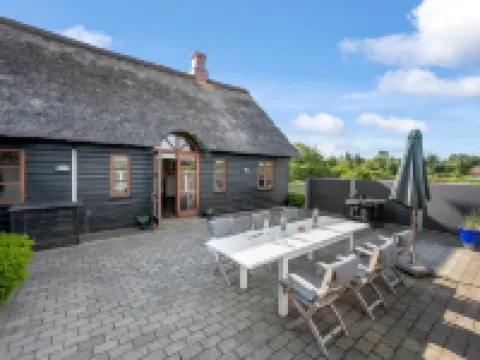 "Hendrina" - 250m to the Fjord Hotels in Skjern