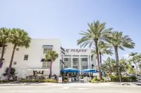 Oceanside Hotel and Suites