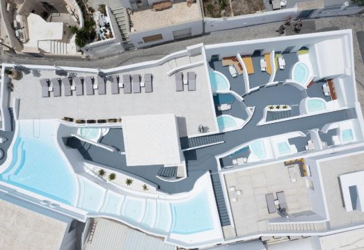 화이트 컨셉 케이브스 대표 이미지