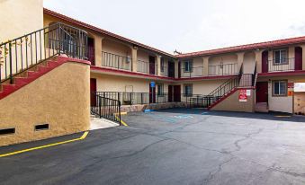 Econo Lodge Long Beach I-405