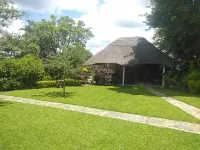 Lynns Guest House Hotel di 