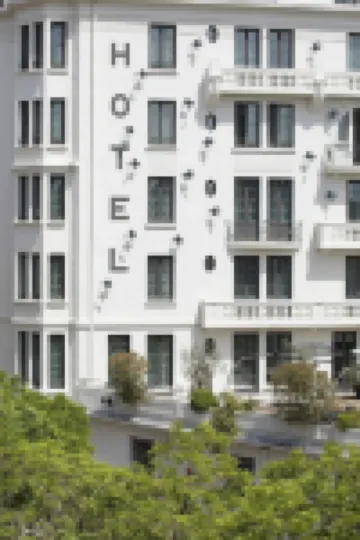 學院酒店 鄰近富維耶聖母院的酒店