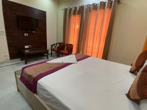 Mahak Guest House by WB Inn